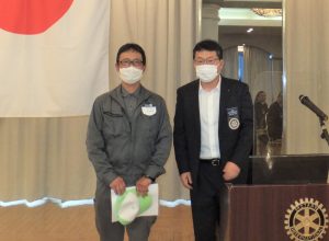 蜻蛉池公園管理事務所　副所長　阿部真治様<br />
(担当：山本圭一郎会員)